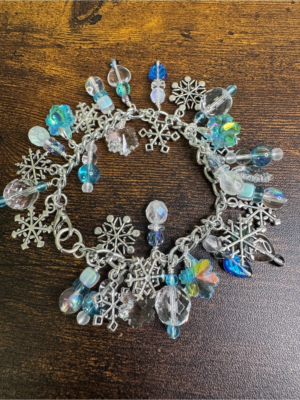 💚4/$20 Iridescent Blue & Silver Snowflake Charm Bracelet